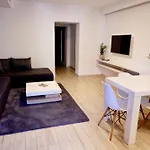 Urbank Apartment - Self Check-In